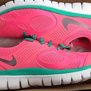 Hot pink Nike Sneakers🎀👟