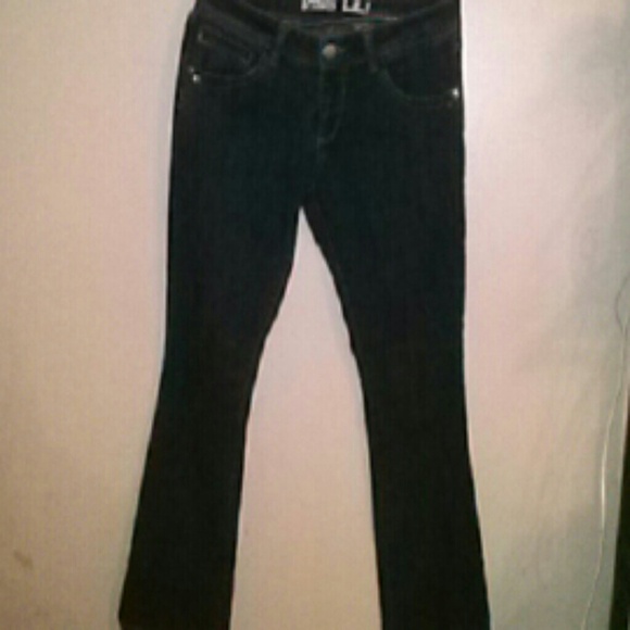 Miss Lili Straight Leg