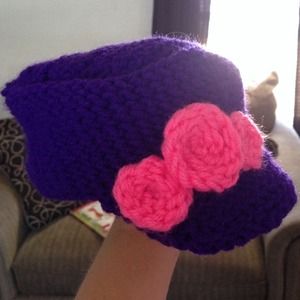 Infant girl knitted flower hospital hat