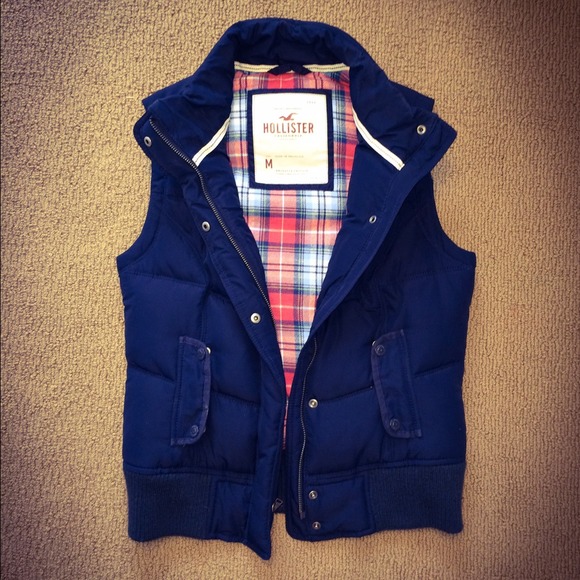 🚫SOLD🚫🎀NAVY BLUE HOLLISTER VEST🎀