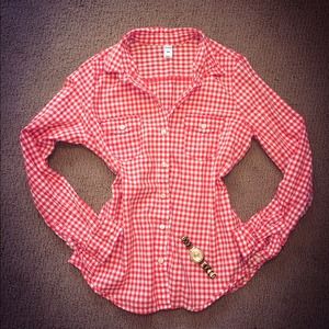 🚫SOLD🚫✏️EDITORS PICK!✏️🎀CHECKERED BUTTON UP🎀