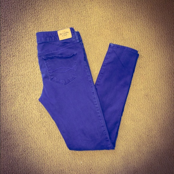 🚫SOLD🚫🎀ROYAL BLUE A&F SKINNIES🎀