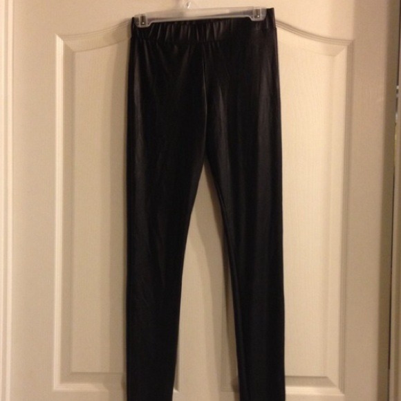 🔴sold🔴 faux leather leggings