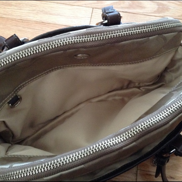 Authentic Coach Purse - Picture 2 of 4