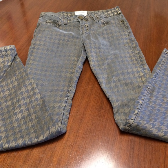 Current Elliot pants / skinny jeans Host Pick!!!