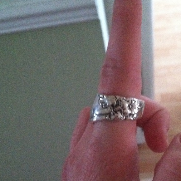 Ring - Picture 2 of 2