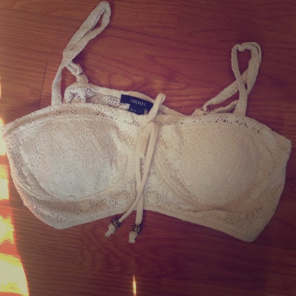Beige lace F21 bralett!