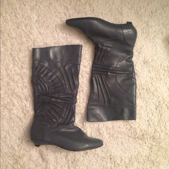 💥💥SOLD ON EBAY💥💥Vintage Grey Boots