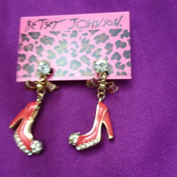 Cute Red Betsey Johnson High heel earrings! - Picture 1 of 1