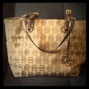 Authentic michael kors jet set tote