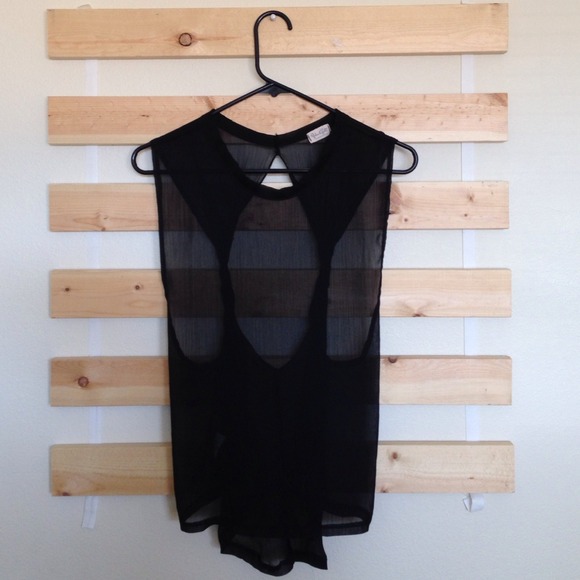 🚫Sold🚫 Brandy Melville X John Galt sheer tank