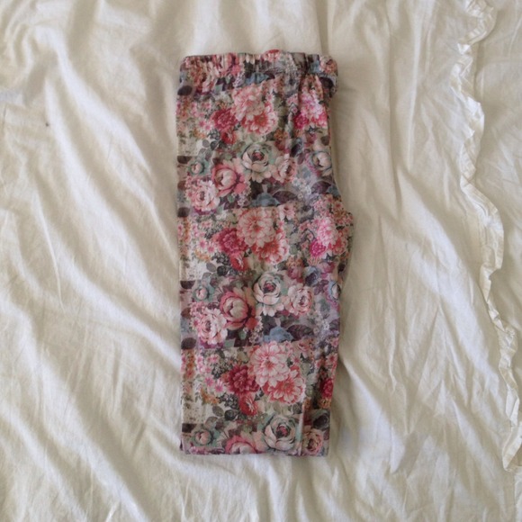 Urban Outfitters X BDG floral leggings