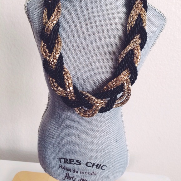 🎀SOLD🎀Black & Gold Necklace