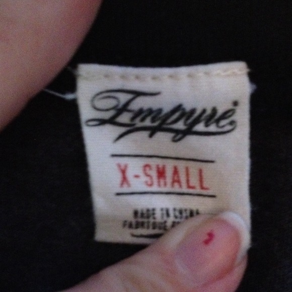 V-neck - Picture 2 of 4