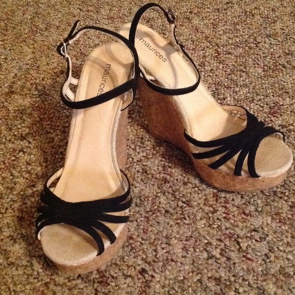 Black Wedge