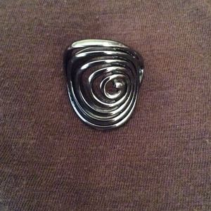 NIB Premier Designs "Groovy" Ring