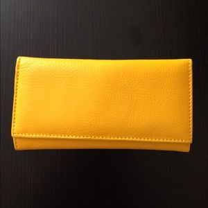 🚫SOLD in Bundle🚫Golden Yellow Wallet 💛