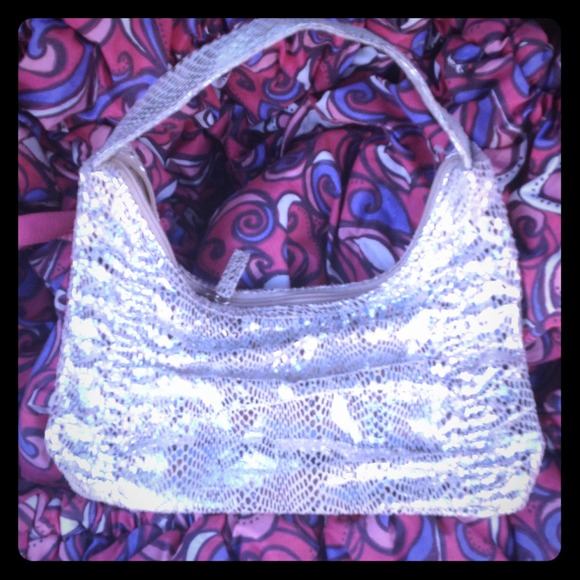 🎀GIFTED🎀 - Picture 1 of 1