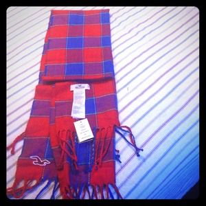 ❤️❄️Hollister red/blue scarf❄️❤️