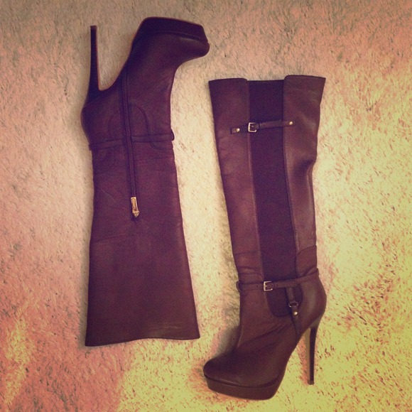 💥SOLD ON EBAY💥Victoria's Secret/Brown Boots