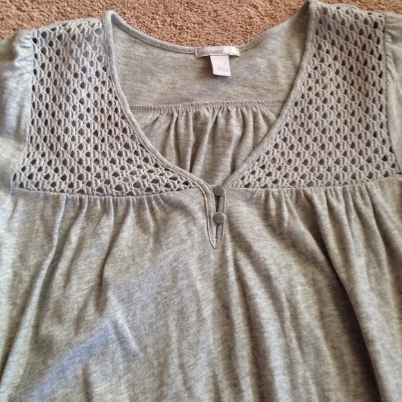 BUNDLED Grey Old Navy Top - Picture 2 of 2