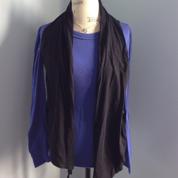 💛SOLD💛Muted blue long sleeve - Picture 3 of 3