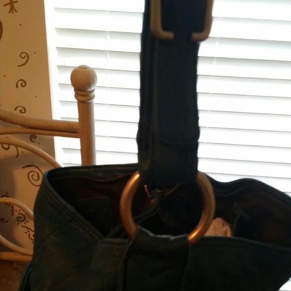 🚫 SOLD🚫 KENNETH COLE green leather handbag - Picture 3 of 4