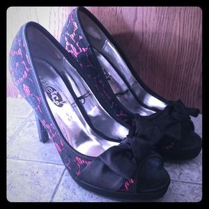 Small 6/7 peek-a-boo heels