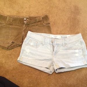 Bundle on hold! 3shorts and 2shirts