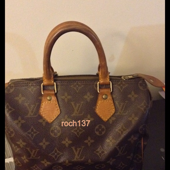 Sold...Authentic LV speedy 25