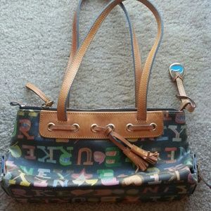 Purse dooney bourke