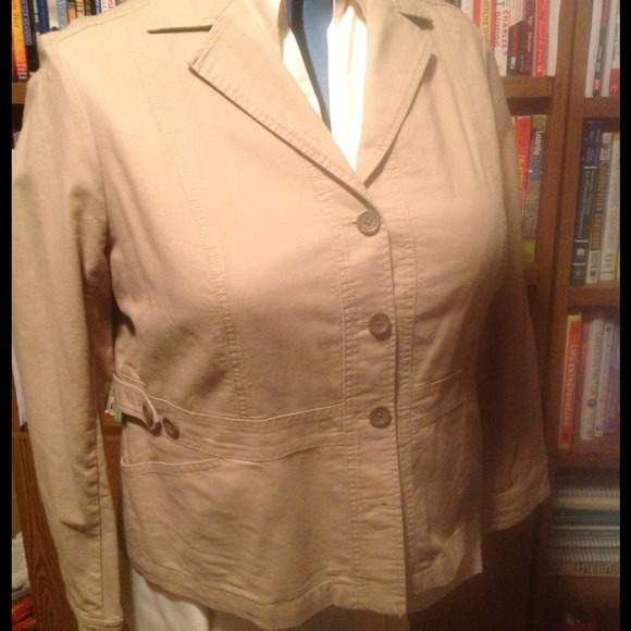 **reduced** Tan Relativity Jacket - Picture 1 of 4