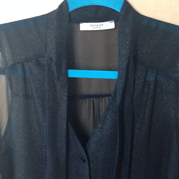 Hi-low Semi-sheer button up top - Picture 4 of 4