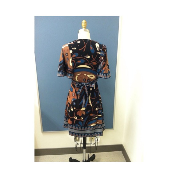 BCBG patterned dress. - Picture 2 of 3