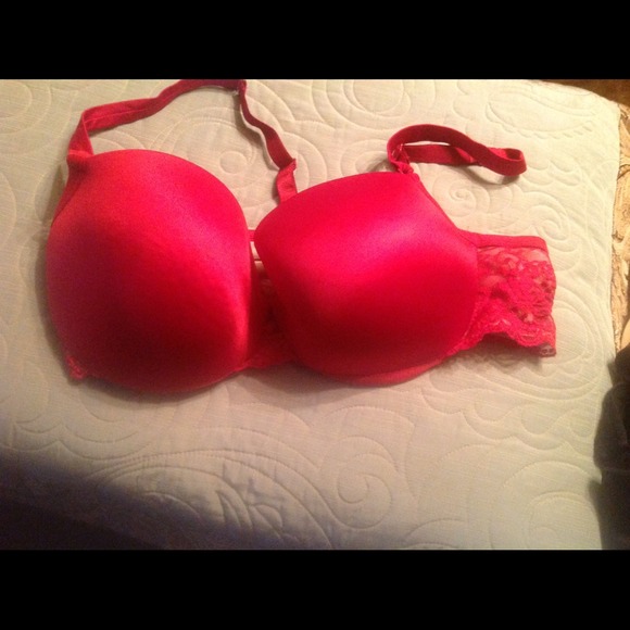***SOLD*** Cacique Red lacy back demibra 40D