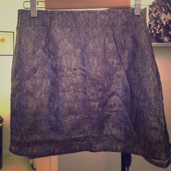 SOLD--Stylestalker metallic lace skirt NWT