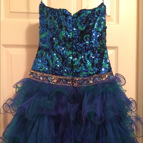 Prom Dress - Picture 2 of 3