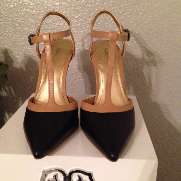 SOLD🌺BCBG Heels🌺 - Picture 2 of 4
