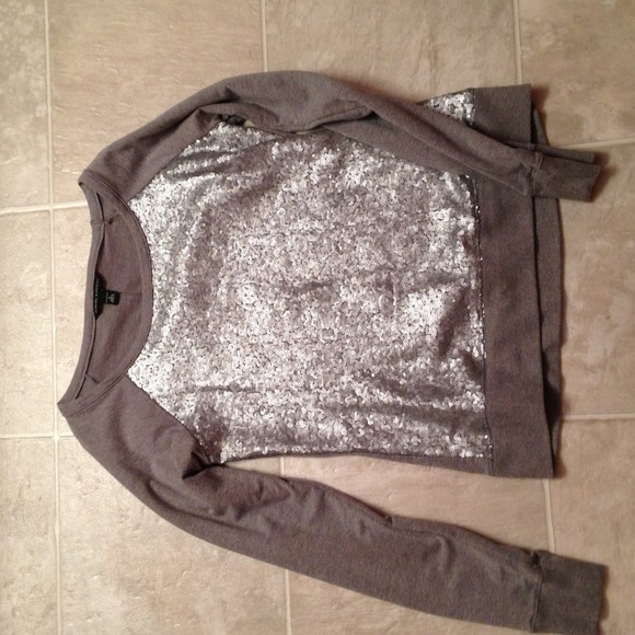 Banana Republic Tops - Banana republic sequined sweatshirt