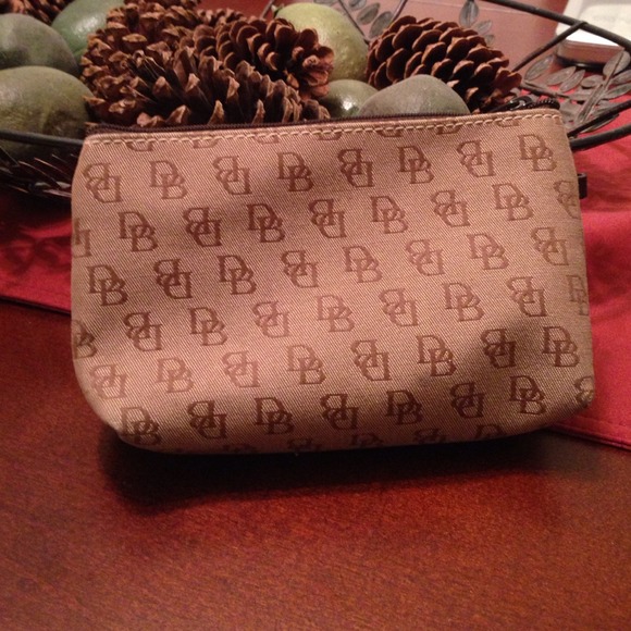 ❤️ SALE❤️Dooney & Bourke make-up case