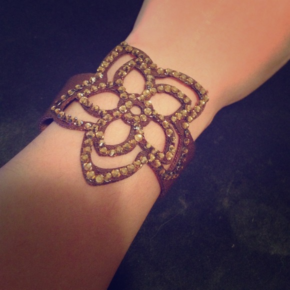 Flower bracelet