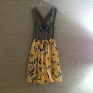 Sweet and romantic grey & yellow summer dress!