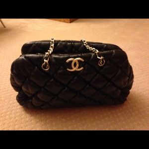 CC Black leather quilted handbag gold chain