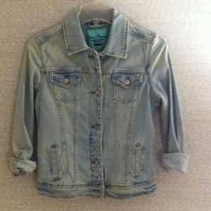 Acid-washed jean jacket in M