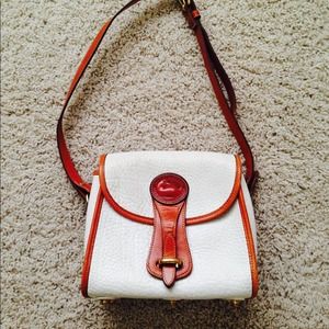 ❌Sold❌ Tracy 45 Vintage satchel