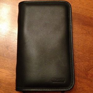 Coach wallet/organizer