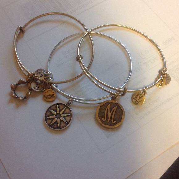 Crown, star, and M bundle
