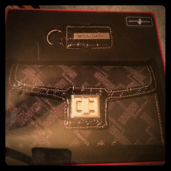 🚫SOLD🚫Jaclyn Smith key ring and wallet set!