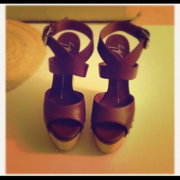 Giuseppe Zanotti size 36 wooden platforms
