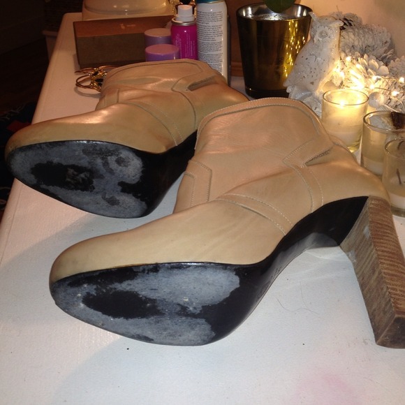 ⛔️SOLD⛔️Pierre Hardy Beige Booties - Picture 3 of 4